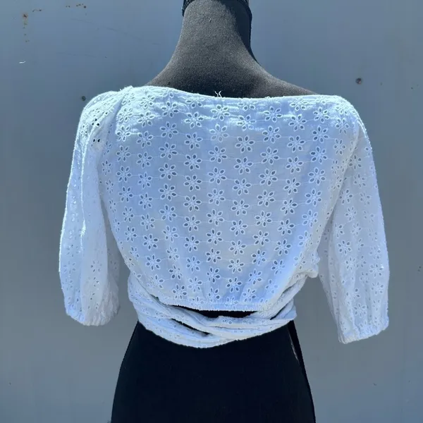 Sabo Skirt Womens White Eyelet Wrap Top Small size - Image 2