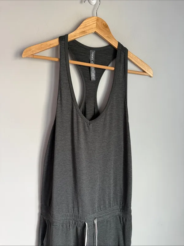 Vuori Women's Lux Jumpsuit in Charcoal Medium - Image 4