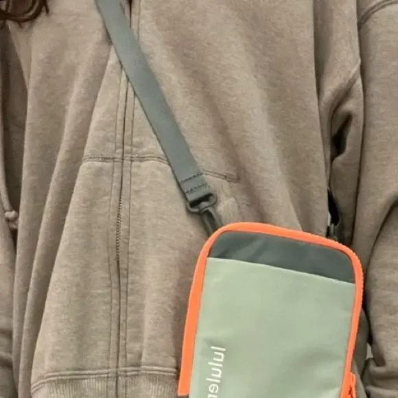 Lululemon easy access crossbody orange green bag travel casual bag - Image 6