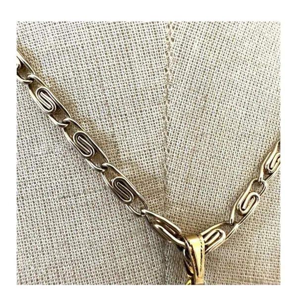 Gold tone faux pearl red Victorian pendant necklace - Image 4