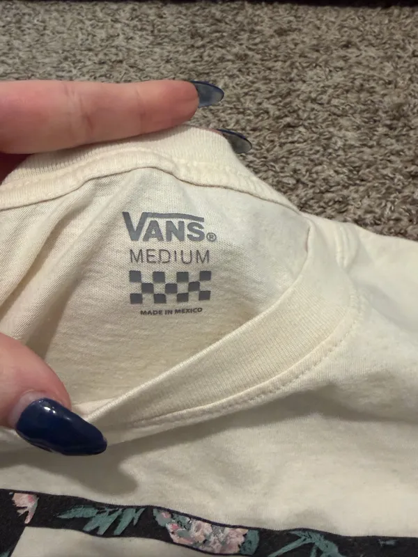 Vans Logo Long Sleeve Cropped Shirt - Image 2