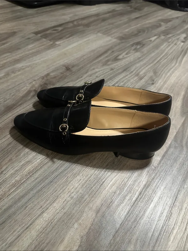 Coach Isabel Black Leather Loafers Pointed Toe Slip On Flats. - Image 6