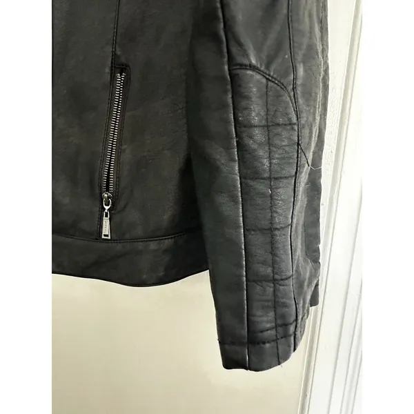 Odyn Women's Black Vegan Leather Moto Jacket. Quilted. Metal Accents. Zipper - Image 9