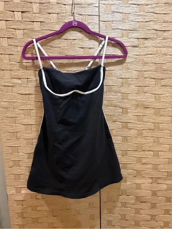 Alo Yoga Airbrush Streamlined Dress in black with white contrast piping Size XS - Image 5