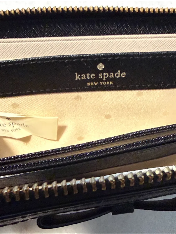 Kate Spade Hazel Court Legacy Beige and Black Bow Zip-Around Wallet - Image 5