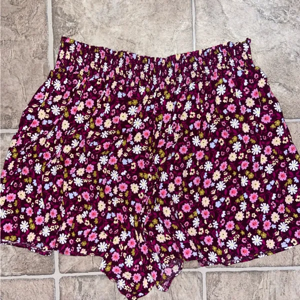 PINK Victoria's Secret Floral Shorts - Image 4