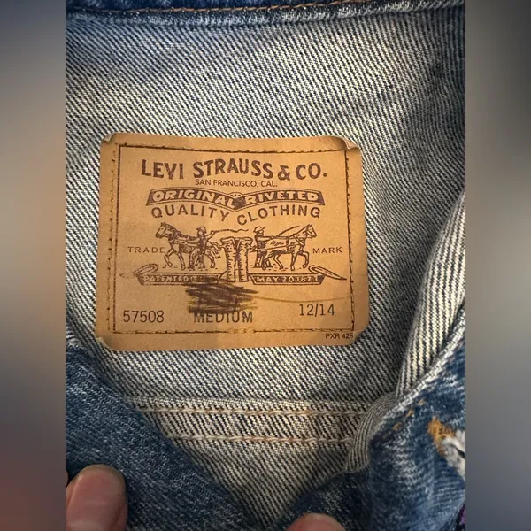 Vintage Levi's Denim Trucker Jacket Women’s Medium Made in USA 90s Jean Jacket - Image 4