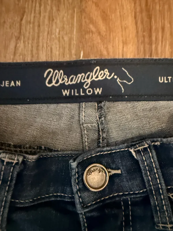 Wrangler Ultimate Riding Willow Mid-Rise Bootcut Jean - Image 4