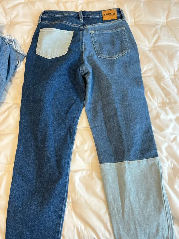 Hollister Ultra High-Rise Mom Jean - Image 11