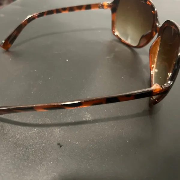 Tortoise Shell Sunglasses Brown - Image 9