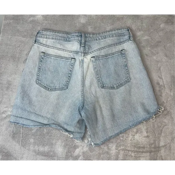 Women’s Denim Light-Medium Wash Cutoff Jean Shorts 14 - Image 2