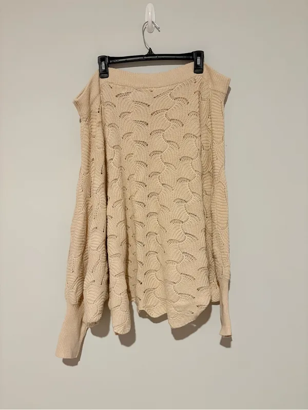 Andree by Unit Oversized Retro Dolman Scalloped Hem Sweater Beige 2X - Image 2