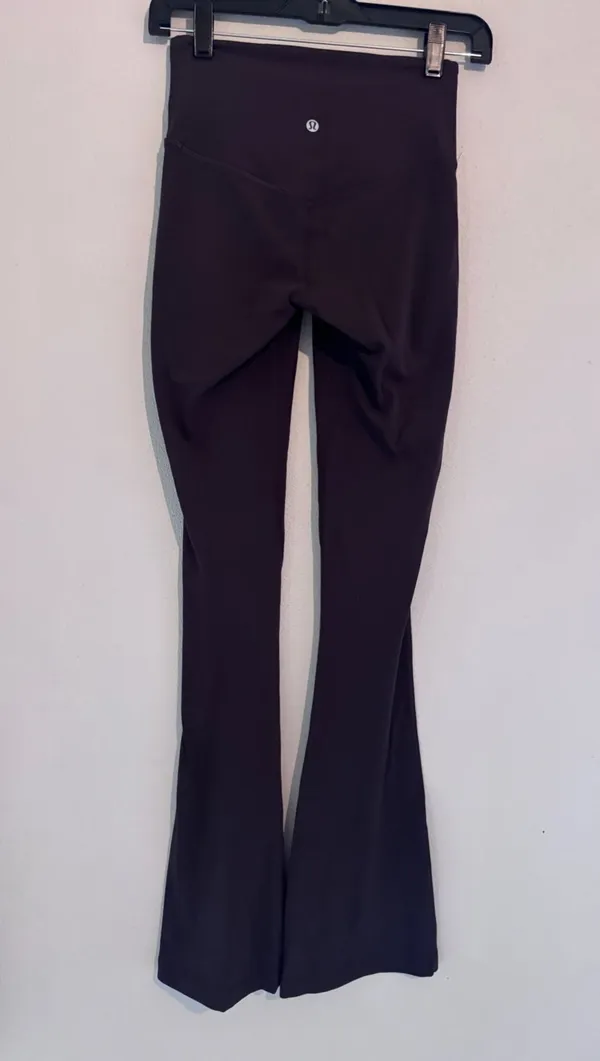 Lululemon Size 4 Align V-Waist Mini-Flare Pant in Espresso - Image 4