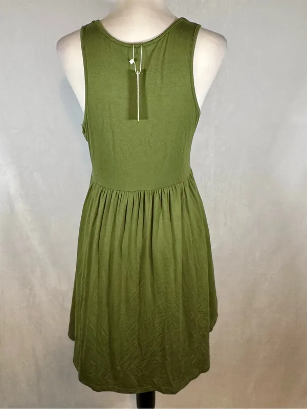 Army green sleeveless shift dress with pockets size medium NWT - Image 3