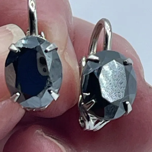 Vintage hematite silvertone clip earrings. - Image 3