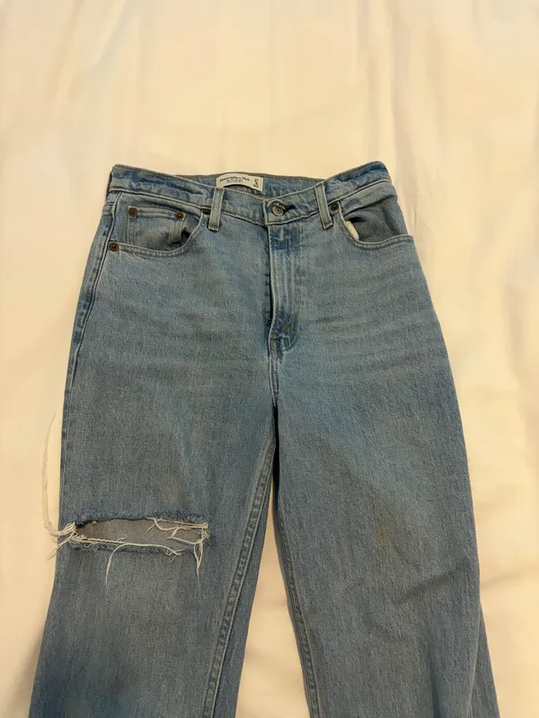 Abercrombie High-Rise Jeans 90s Straight - Image 3