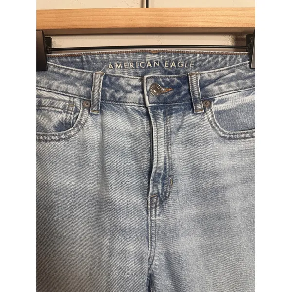 American Eagle Mom Jean High Rise Strigid Light Wash Denim‎ Blue Womens 0 Short - Image 2