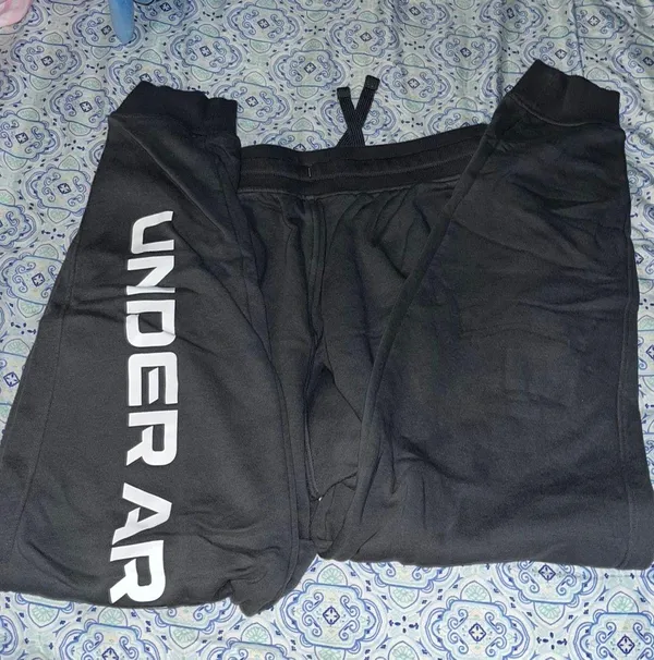 Under Armour Gray Sweatpant joggers - Image 2