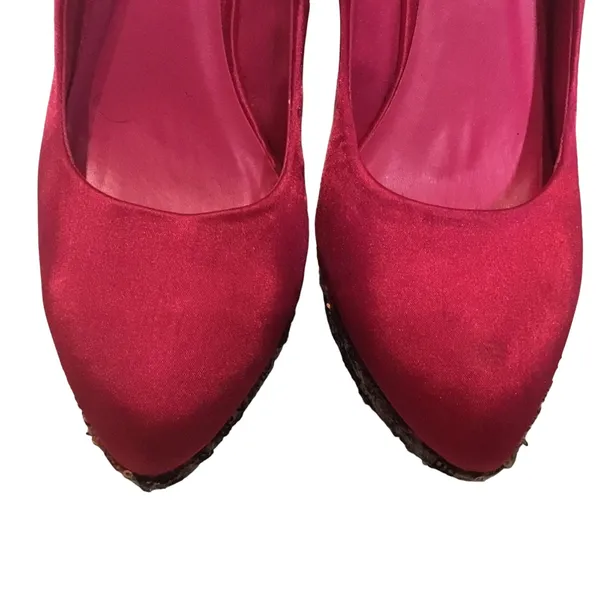 Privileged Women's Bourbon Sequin Wedge Pump Color Fuchsia - Image 3