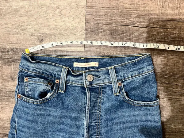 LEVI’S Ribcage Straight Ankle Jeans in Summer Slide - Image 6