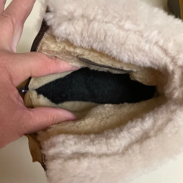 La Canadienne Evitta Genuine Shearling-Lined Waterproof Bootie Size 9.5M - Image 9