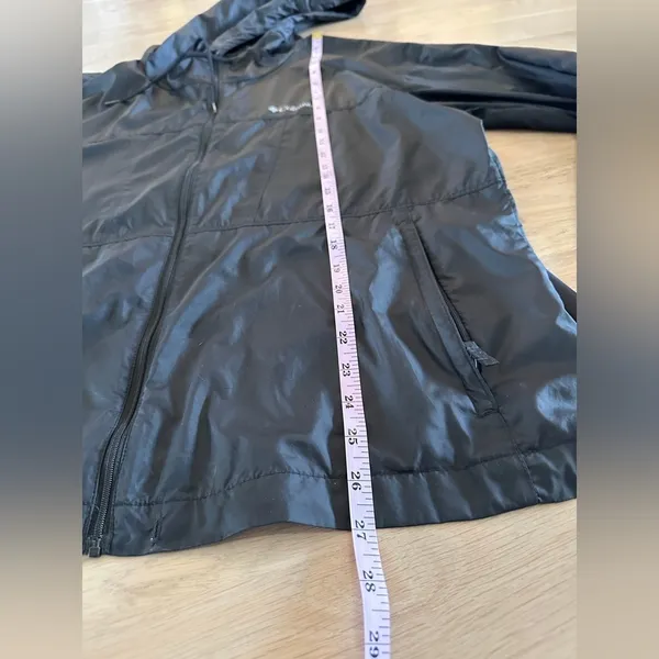 Columbia women's lightweight hooded windbreaker black size XL - Image 7