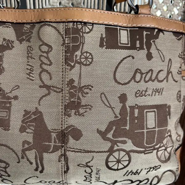 VINTAGE Coach Horse & Carriage brown canvas and leather trim tote bag - Image 10