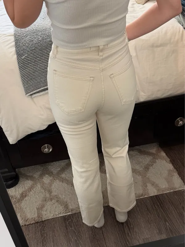 Abercrombie & Fitch Ultra High Rise Ankle Straight Jean in Cream - Image 6