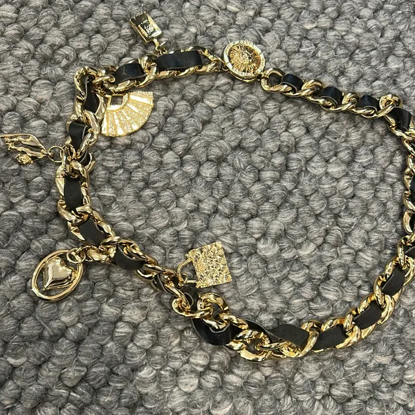 Non Signe Vintage Y2K Chunky Charm Belt Gold/Leather Ribboned Design - Image 2