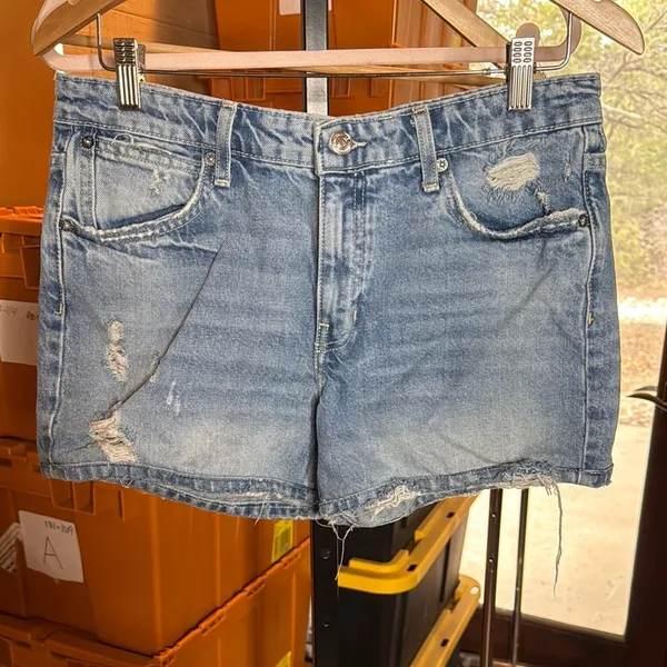 Free People We The Free Distressed Denim Shorts Size 28 Raw Hem Mid Rise Boho - Image 2