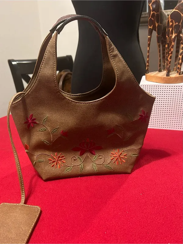 Nine West Bronze FloralEmbroidered Women’s Tote Bag Cute! Great condition - Image 2