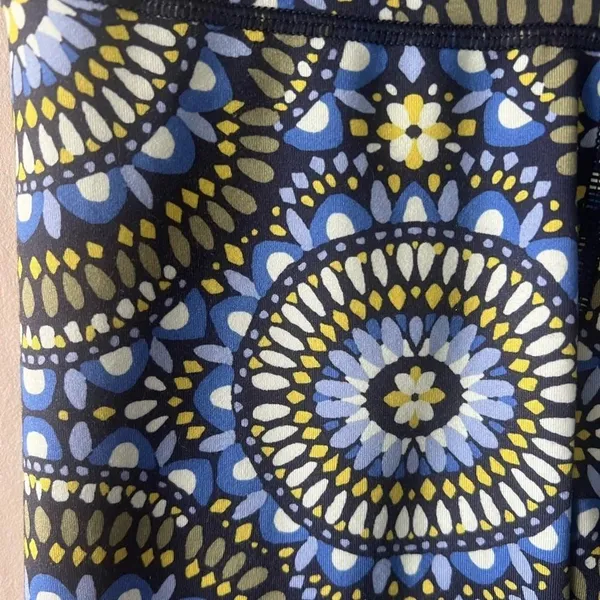 Aerie Chill Play Move Blue Medallion Print High Rise Leggings Women's Size XS - Image 2