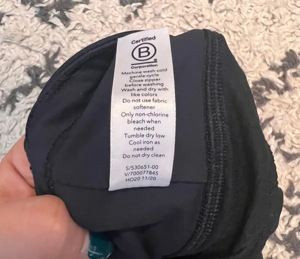 Athleta Run with It 3.5” Black Shorts - Image 10