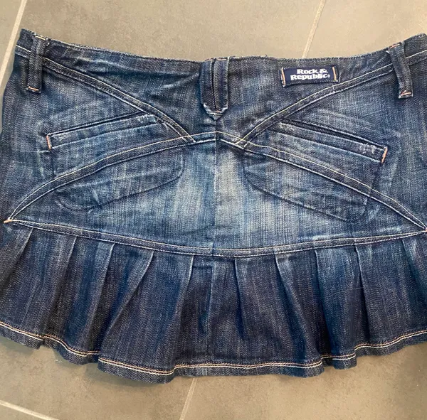 Rock & Republic NWOT high low denim mini skirt. Sz 29 - Image 4