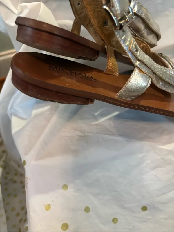 MICHAEL Michael Kors Silver Logo Thong Sandals Size 8 - Image 3