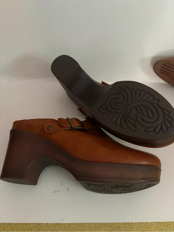 b.o.c. Tan Leather Clog Mules with‎ Adjustable Buckle Size 8.5 - Image 8