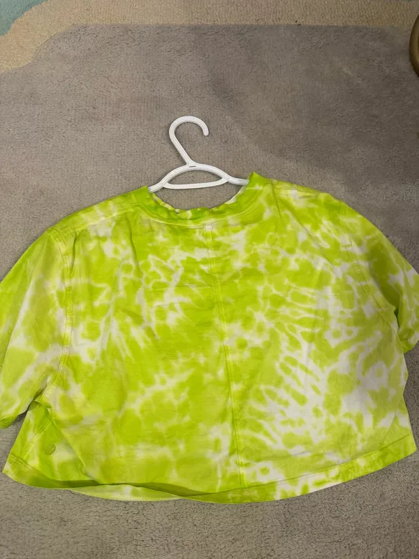 Cropped Lululemon Top - Image 2