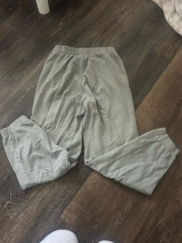 hollister gray sweatpants - Image 3