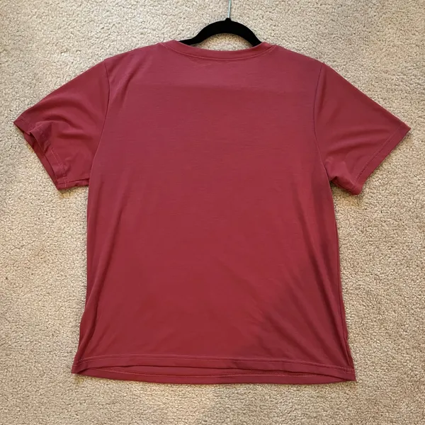 SheIn Red Graphic Tee with Vintage Car Print - Image 4