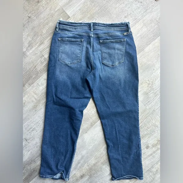 Kancan women’s size 32/27 distress hem and waist line denim jeans - Image 2