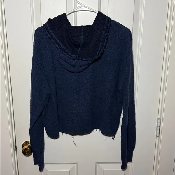 Vimmia Long Sleeve Crop Top - Image 5