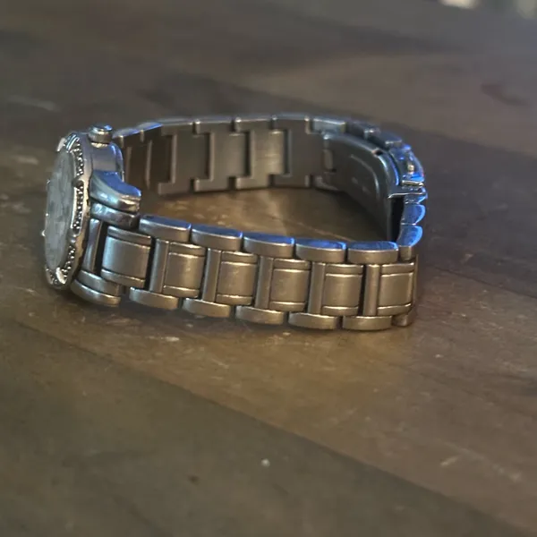 Bulova stainless steel real diamonds analog watch - Image 8