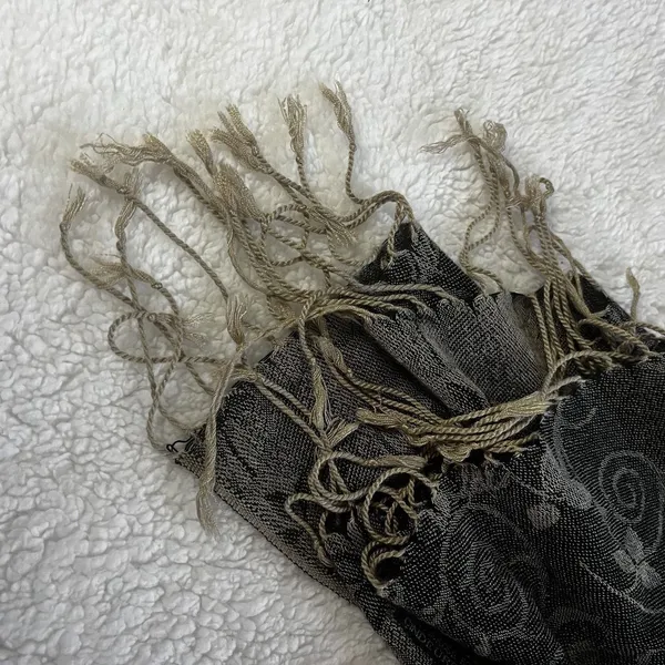 Women's Black Beige Floral Pashmina Scarf Viscose Acrylic Elegant Fringe Wrap - Image 7