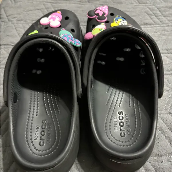 Black platform crocs with Disney charms W7 - Image 3