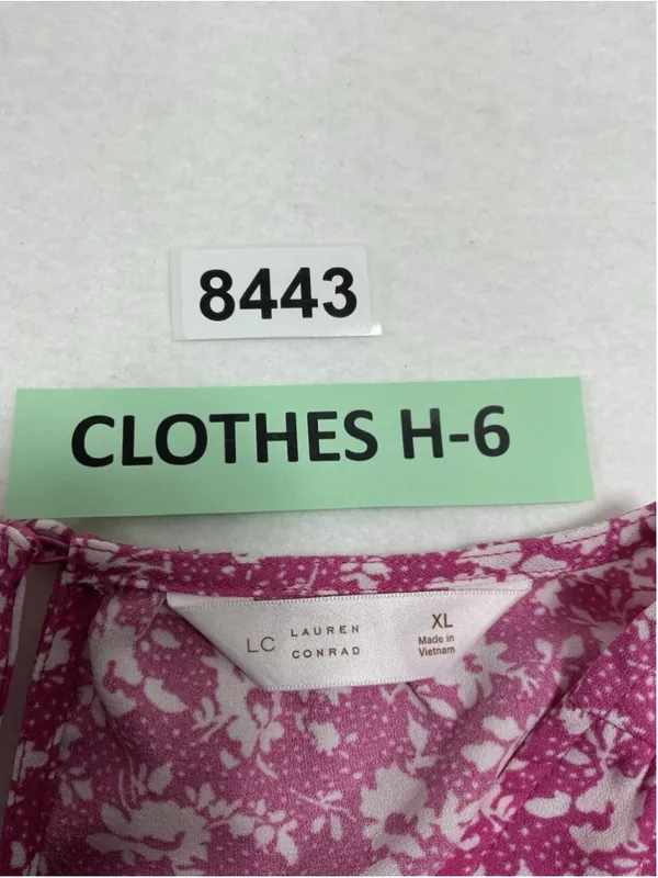 Womans Lauren Conrad Pullover Puffy Short Sleeve Blouse XL Pink Floral - Image 2