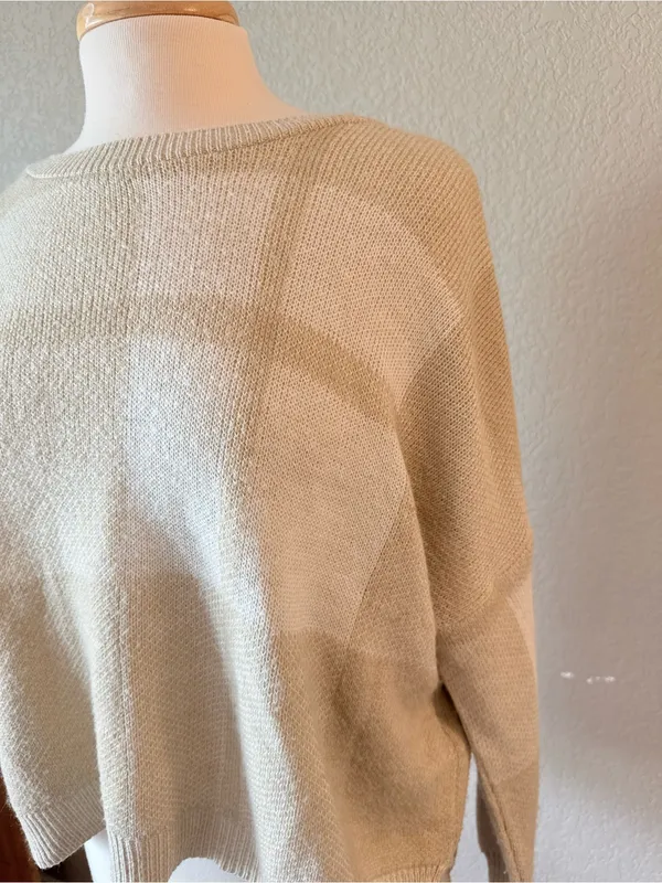 Time and Tru Cream Relaxed Knit Sweater Medium Side Slit - Image 2