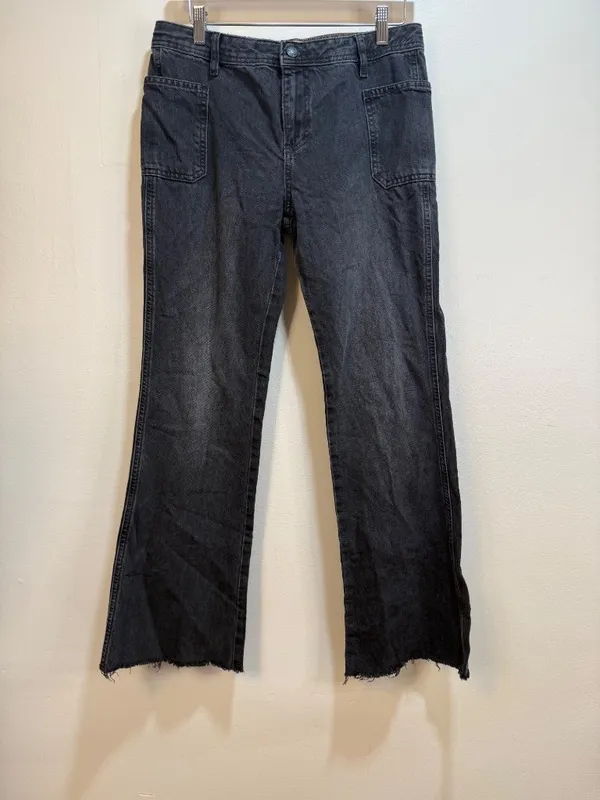We The Free People Izzy Flare Leg Raw Fray Hem Jeans Black Patch Pockets SZ 28 - Image 6