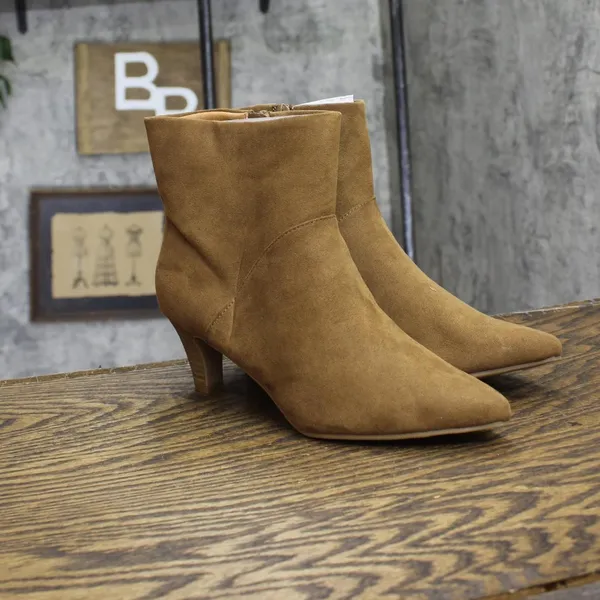 NWT Universal Thread Womens Frances Ankle Boots 88744365 Brown 7.5M - Image 2