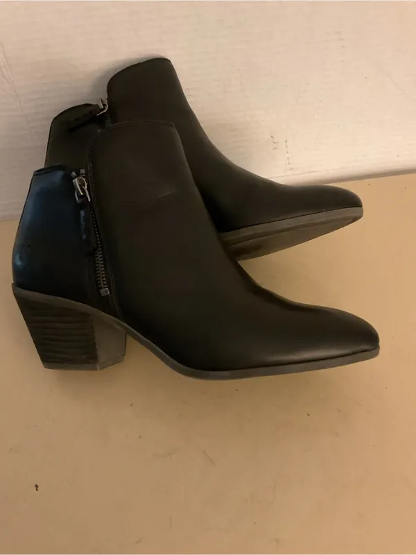 Frye women black leather Chelsea Judith heel boots US 10 - Image 12