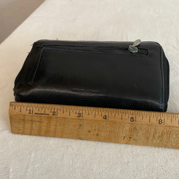 Buxton Black Leather Zip - Image 6